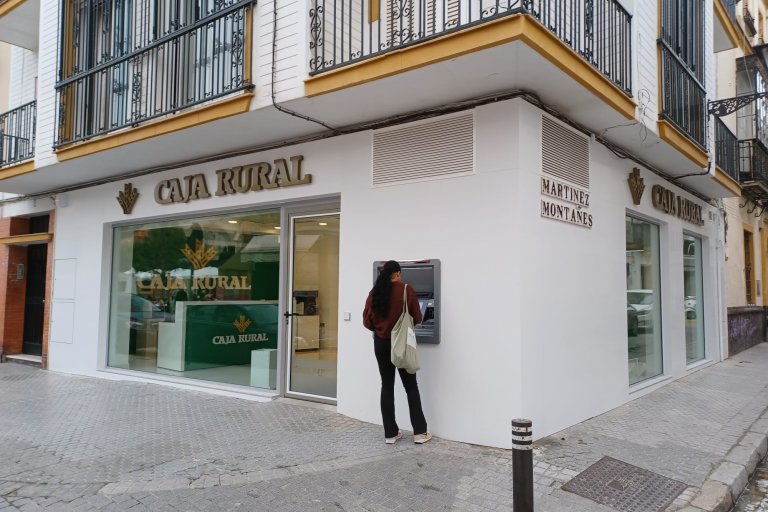 Caja Rural del Sur. Reforma local San Lorenzo