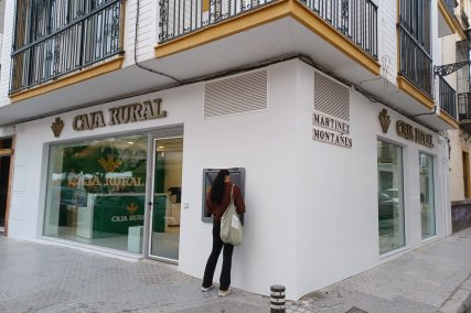 Caja Rural del Sur. Reforma local San Lorenzo